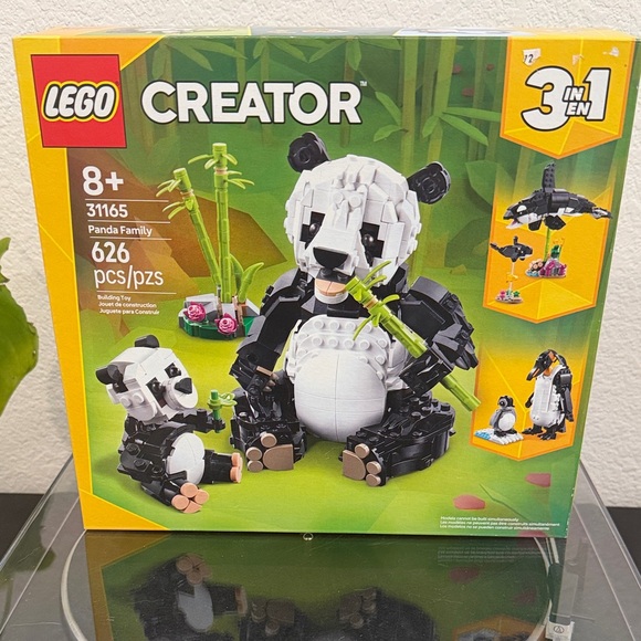 BRAND NEW LEGO Creator 3-in-1 Panda Family Set - Black, White, Green - Picture 1 of 1